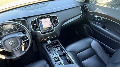 2018 Volvo XC90 T6 Momentum