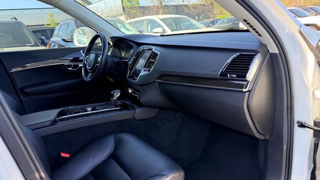 2018 Volvo XC90 T6 Momentum