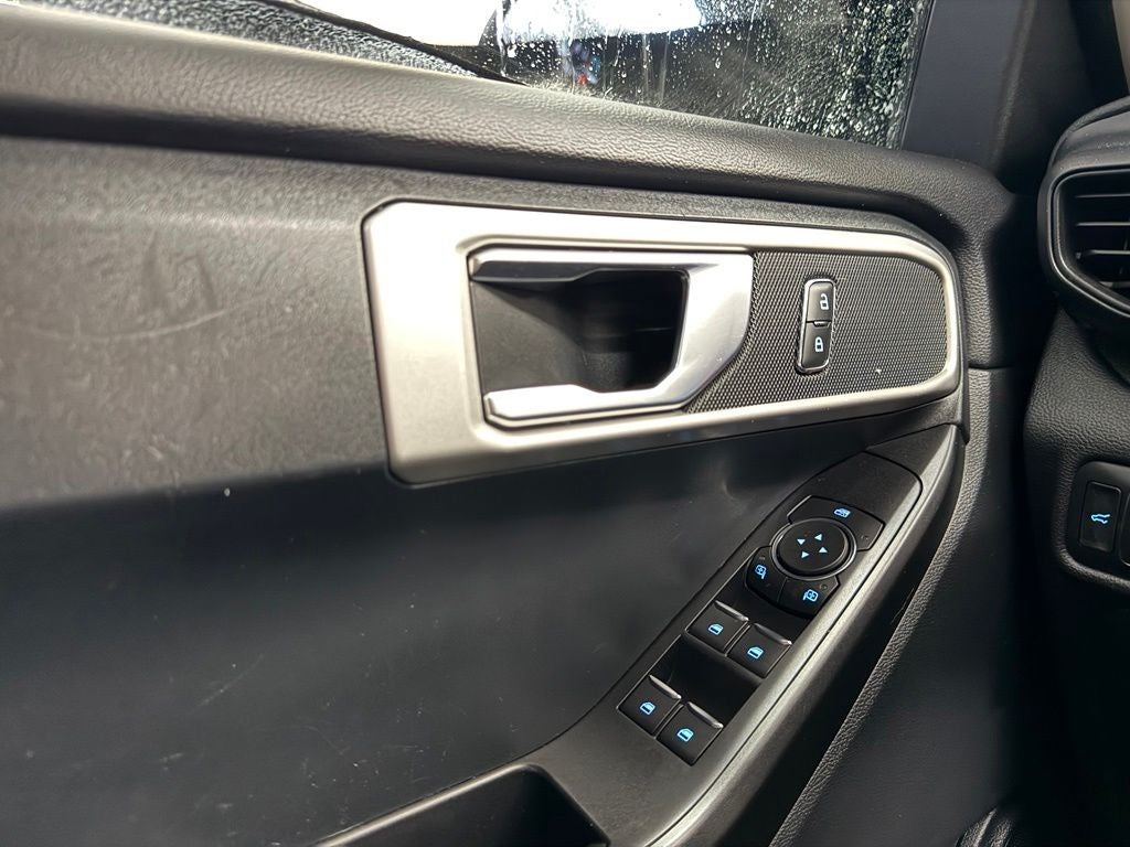 2020 Ford Explorer Base
