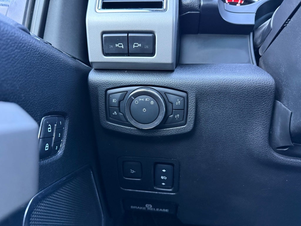 2018 Ford F-350SD Lariat Hard loaded!! DELETED