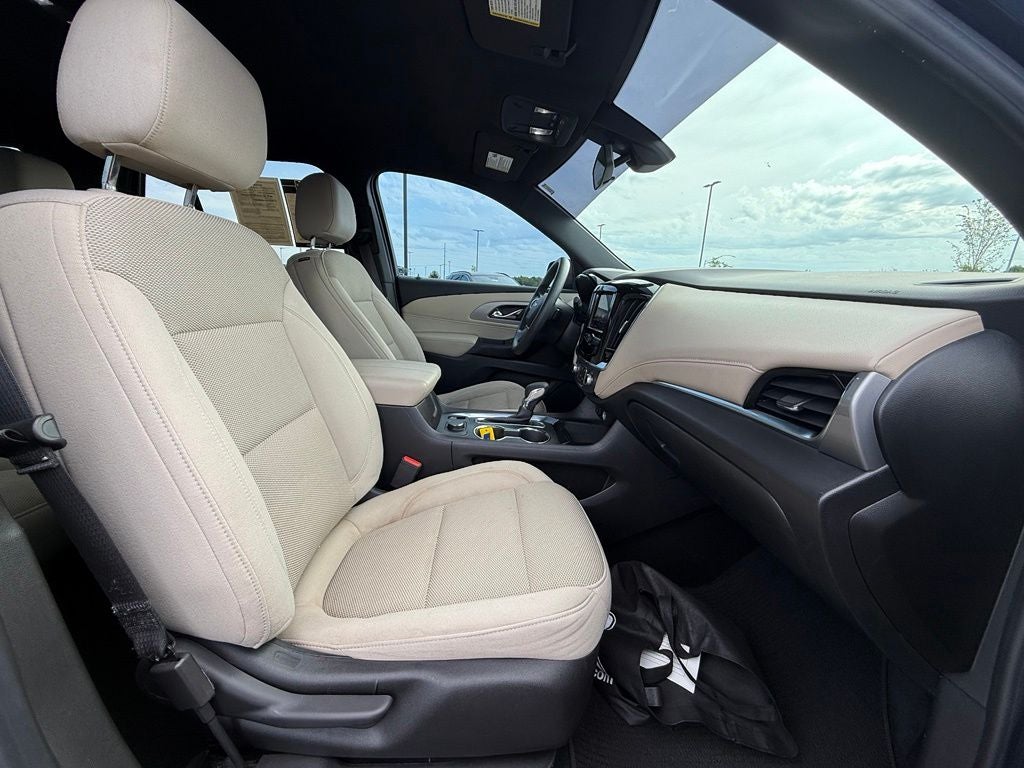 2022 Chevrolet Traverse LS
