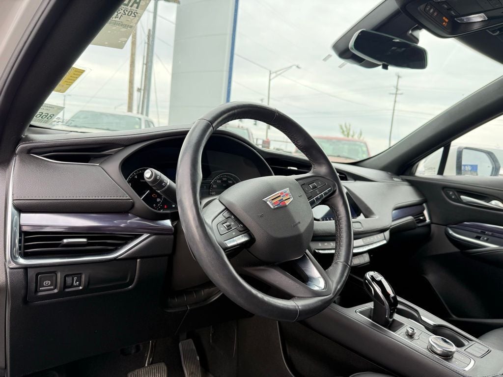 2023 Cadillac XT4 Luxury