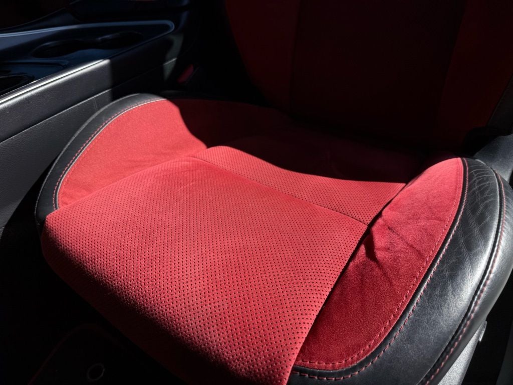 2021 Dodge Challenger R/T PERFORMANCE PACKAGE