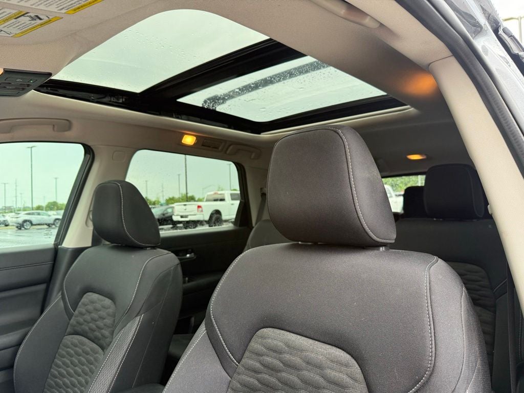 2022 Nissan Pathfinder SV