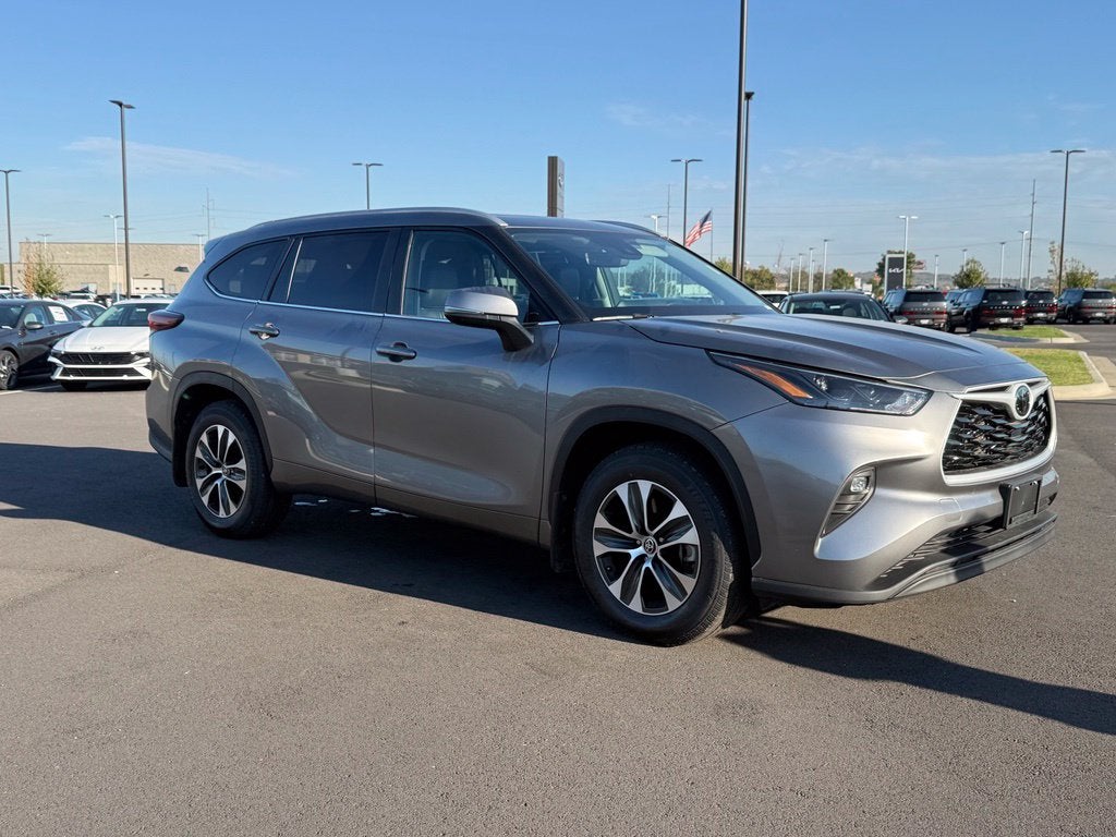 2025 Toyota Highlander XLE
