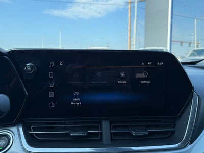 2025 Chevrolet Trax LT & FRONT PASSENGER HEATED SEATS