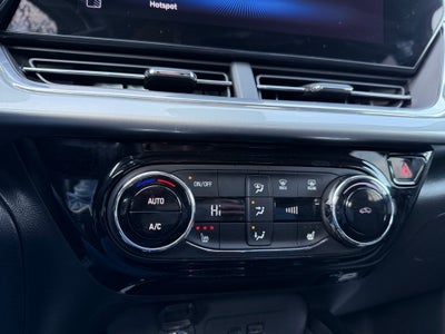2025 Chevrolet Trax LT & FRONT PASSENGER HEATED SEATS