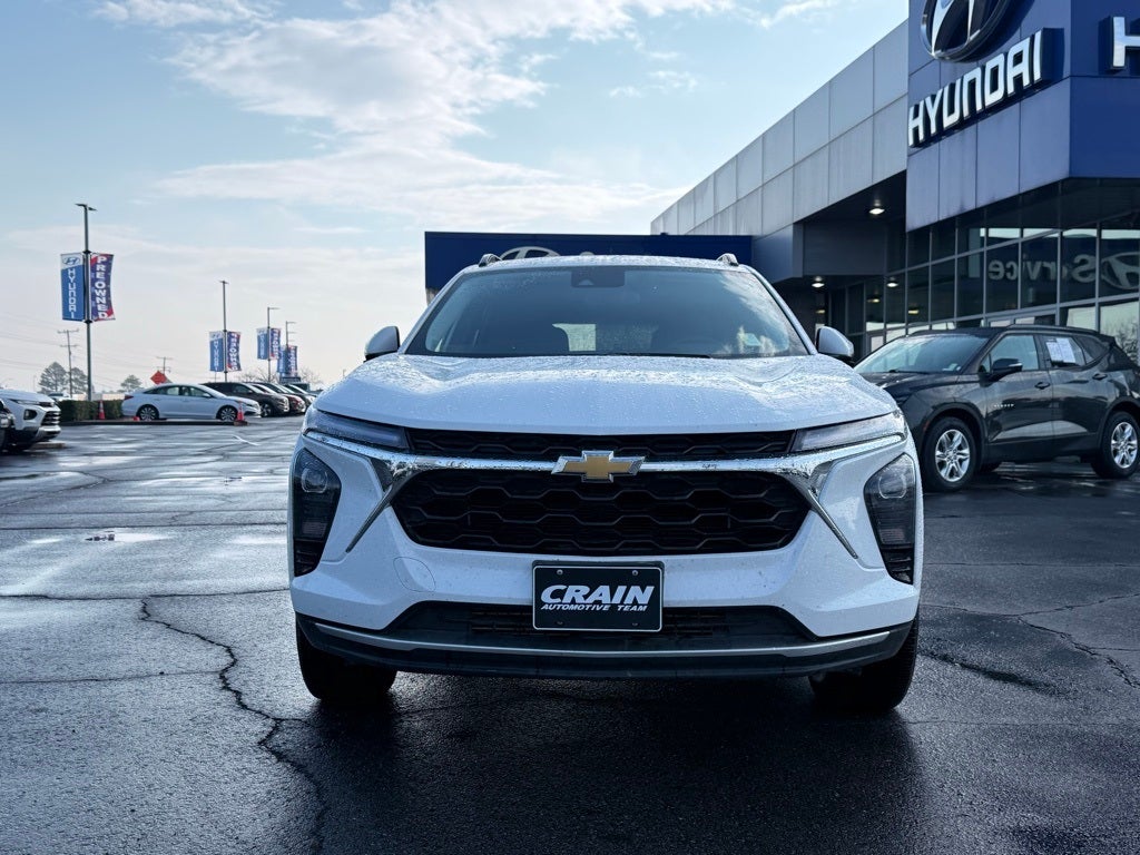 2025 Chevrolet Trax LT & FRONT PASSENGER HEATED SEATS
