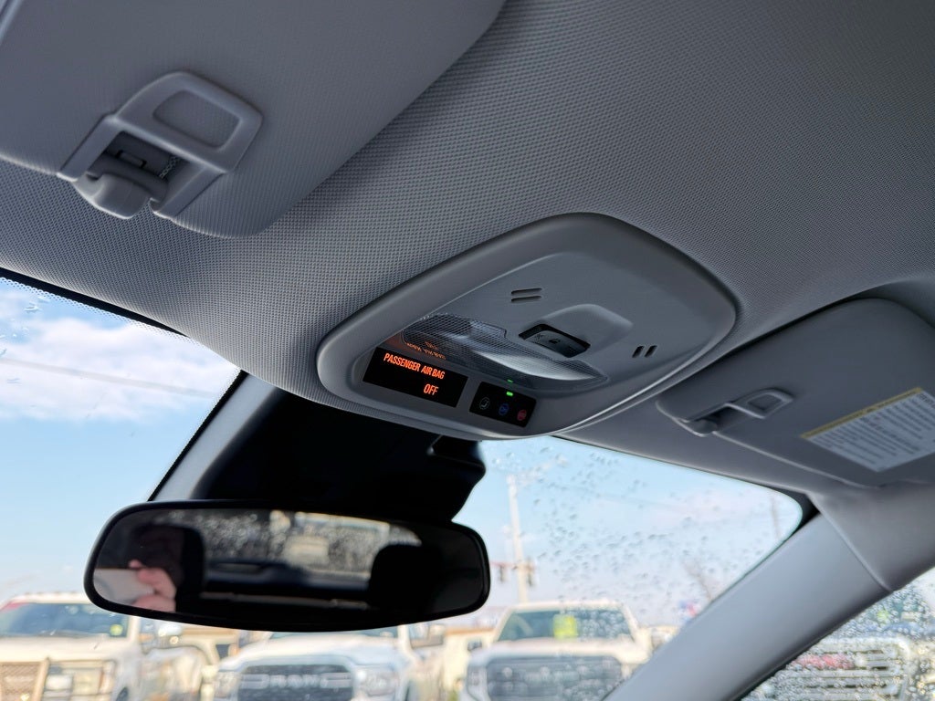 2025 Chevrolet Trax LT & FRONT PASSENGER HEATED SEATS