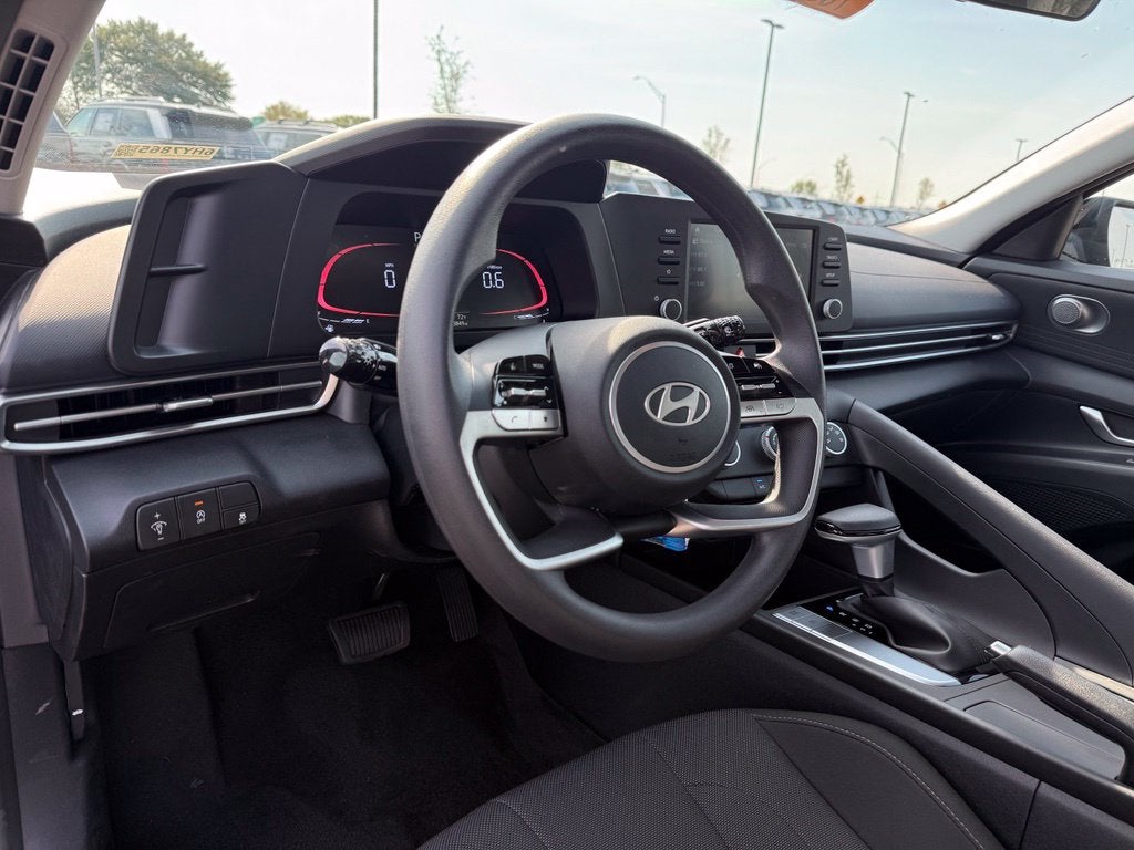 2025 Hyundai Elantra SE CPO Eligible