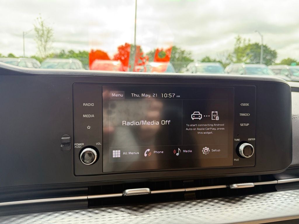 2024 Kia Carnival LX