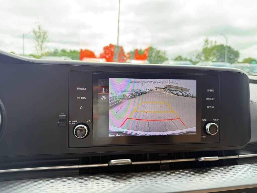 2024 Kia Carnival LX