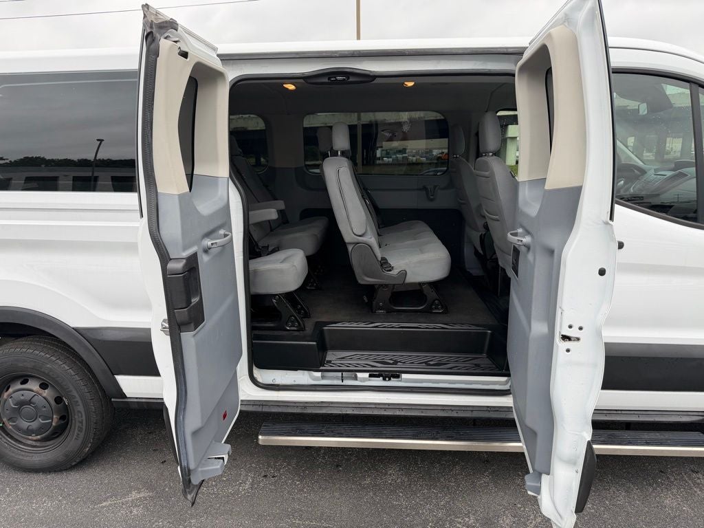 2019 Ford Transit-350 XLT 15 Passenger / Clean Carfax / Low Miles