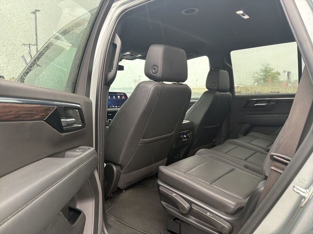 2025 Chevrolet Tahoe LT 1-Owner / Clean Carfax / Power Liftgate