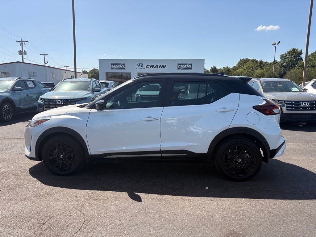 2021 Nissan Kicks SR