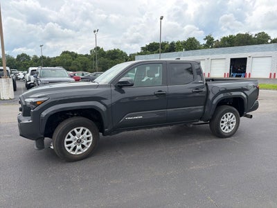 2025 Toyota Tacoma SR5 1-Owner / Clean Carfax