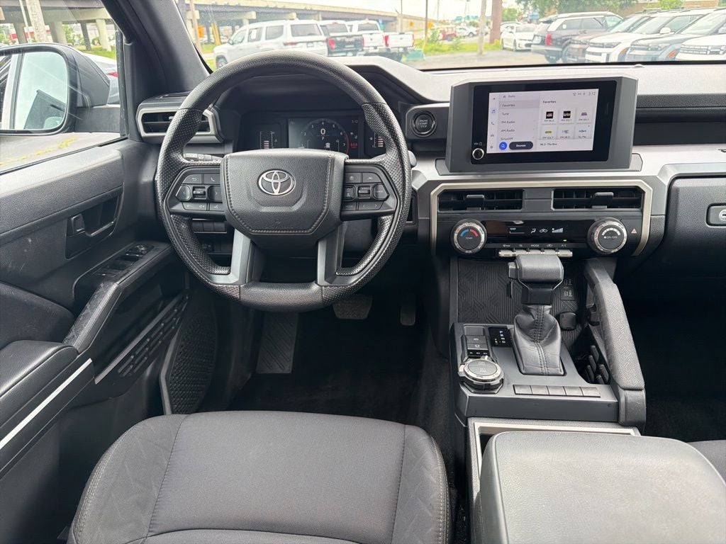 2025 Toyota Tacoma SR5 1-Owner / Clean Carfax