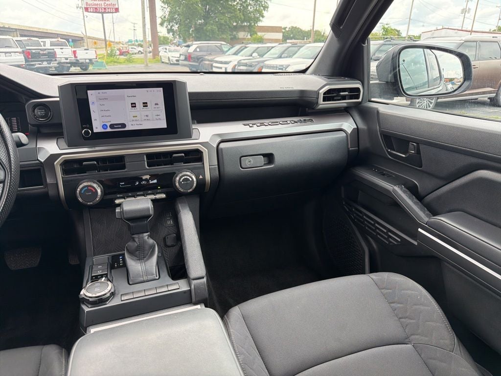 2025 Toyota Tacoma SR5 1-Owner / Clean Carfax