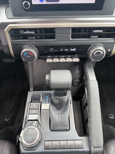 2025 Toyota Tacoma SR5 1-Owner / Clean Carfax