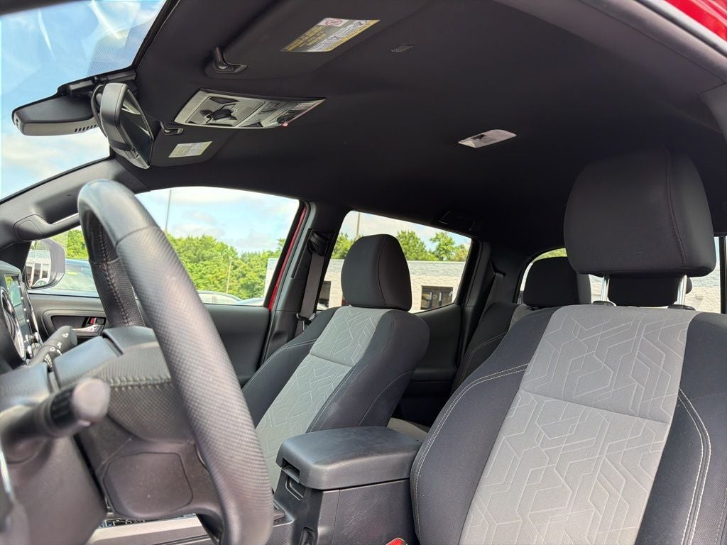 2023 Toyota Tacoma TRD Off-Road V6 / One Owner / Clean Carfax