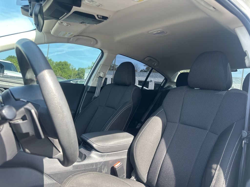 2024 Subaru Legacy Base Super Clean / STARLINK/Apple CarPlay/Android Auto