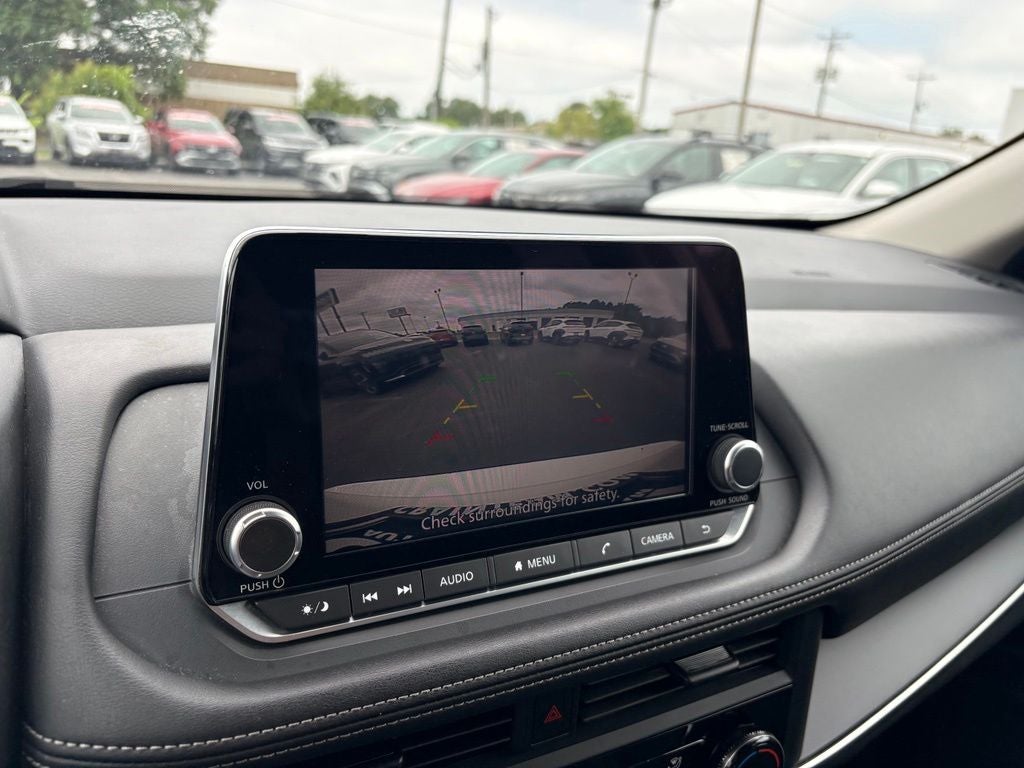 2024 Nissan Rogue S 1-Owner / Blind Spot / Rear Parking Sensors
