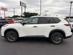 2024 Nissan Rogue S 1-Owner / Blind Spot / Rear Parking Sensors