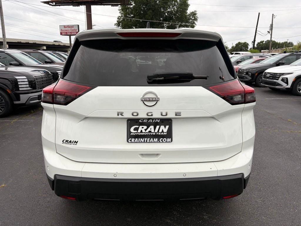 2024 Nissan Rogue S 1-Owner / Blind Spot / Rear Parking Sensors