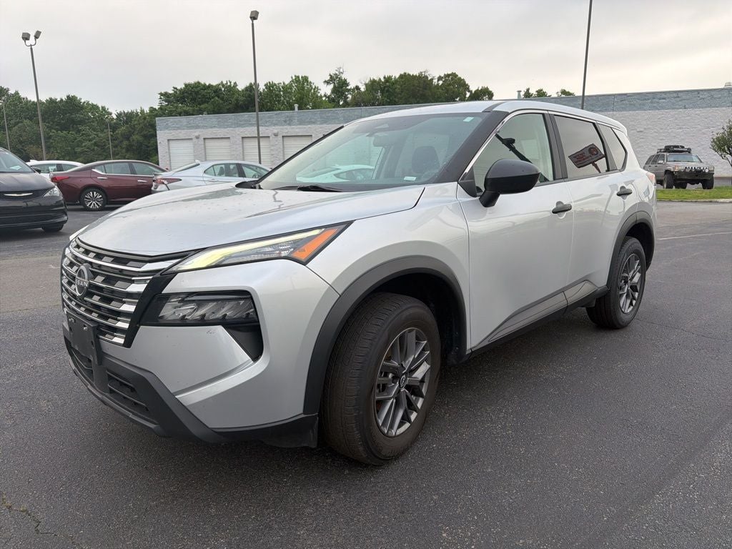 2024 Nissan Rogue S 1-Owner / Rear Parking Sensors / NissanConnect fea
