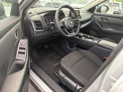 2024 Nissan Rogue S 1-Owner / Rear Parking Sensors / NissanConnect fea