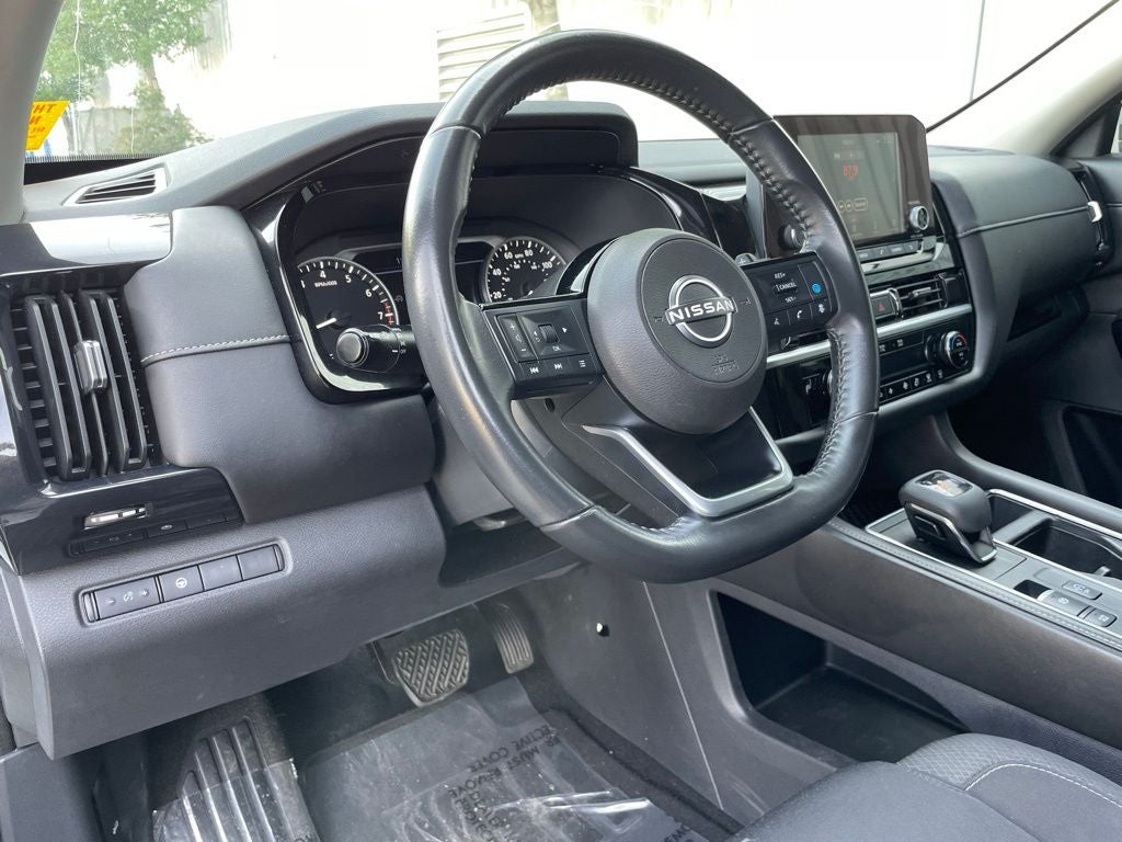 2022 Nissan Pathfinder SV 1-Owner / NissanConnect featuring Apple CarPlay an