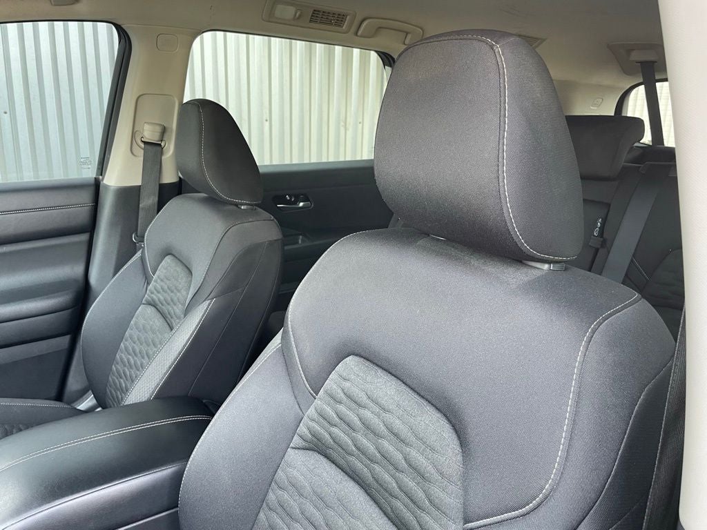 2022 Nissan Pathfinder SV 1-Owner / NissanConnect featuring Apple CarPlay an