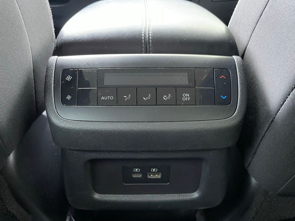2022 Nissan Pathfinder SV 1-Owner / NissanConnect featuring Apple CarPlay an