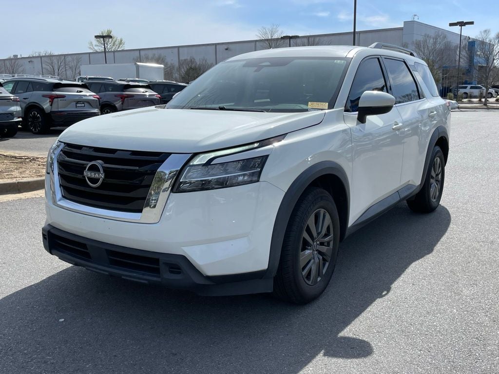 2022 Nissan Pathfinder SV 1-Owner / NissanConnect featuring Apple CarPlay an