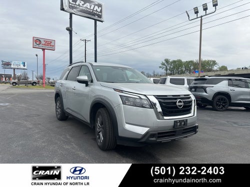 2025 Nissan Pathfinder SV 1-Owner / Rear Cross Traffic Alert / Forward Colli