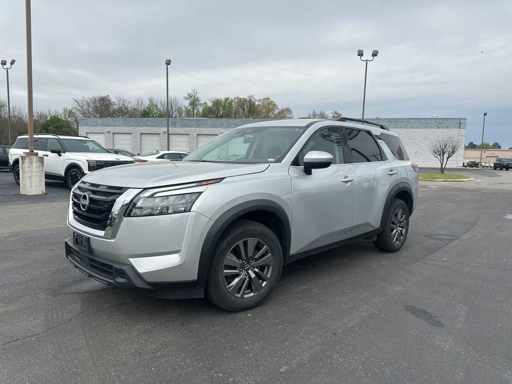 2025 Nissan Pathfinder SV 1-Owner / Rear Cross Traffic Alert / Forward Colli
