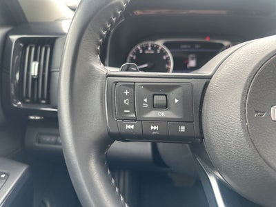 2025 Nissan Pathfinder SV 1-Owner / Rear Cross Traffic Alert / Forward Colli