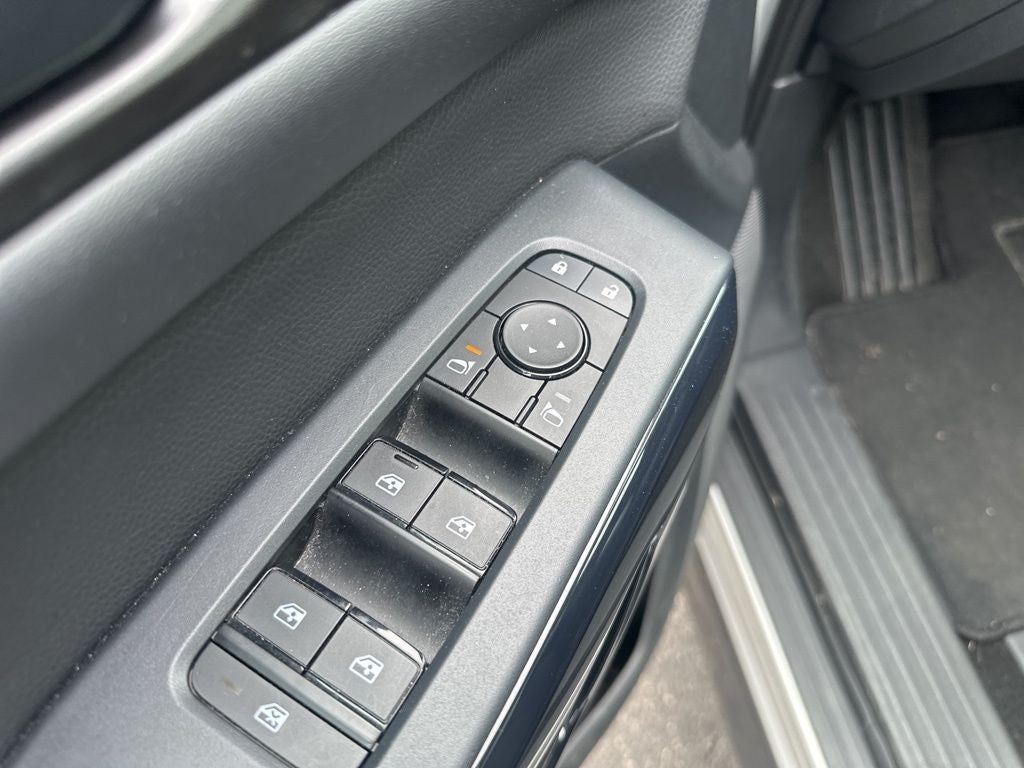 2025 Nissan Pathfinder SV 1-Owner / Rear Cross Traffic Alert / Forward Colli