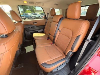 2025 Nissan Pathfinder Platinum