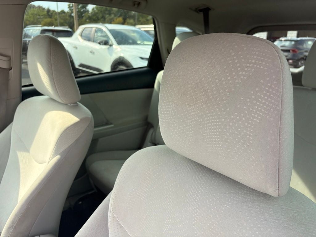 2013 Toyota Prius v Two