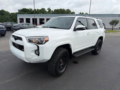2023 Toyota 4Runner SR5 Premium LIFTED!! / 1-OWNER / CLEAN CAR-FAX