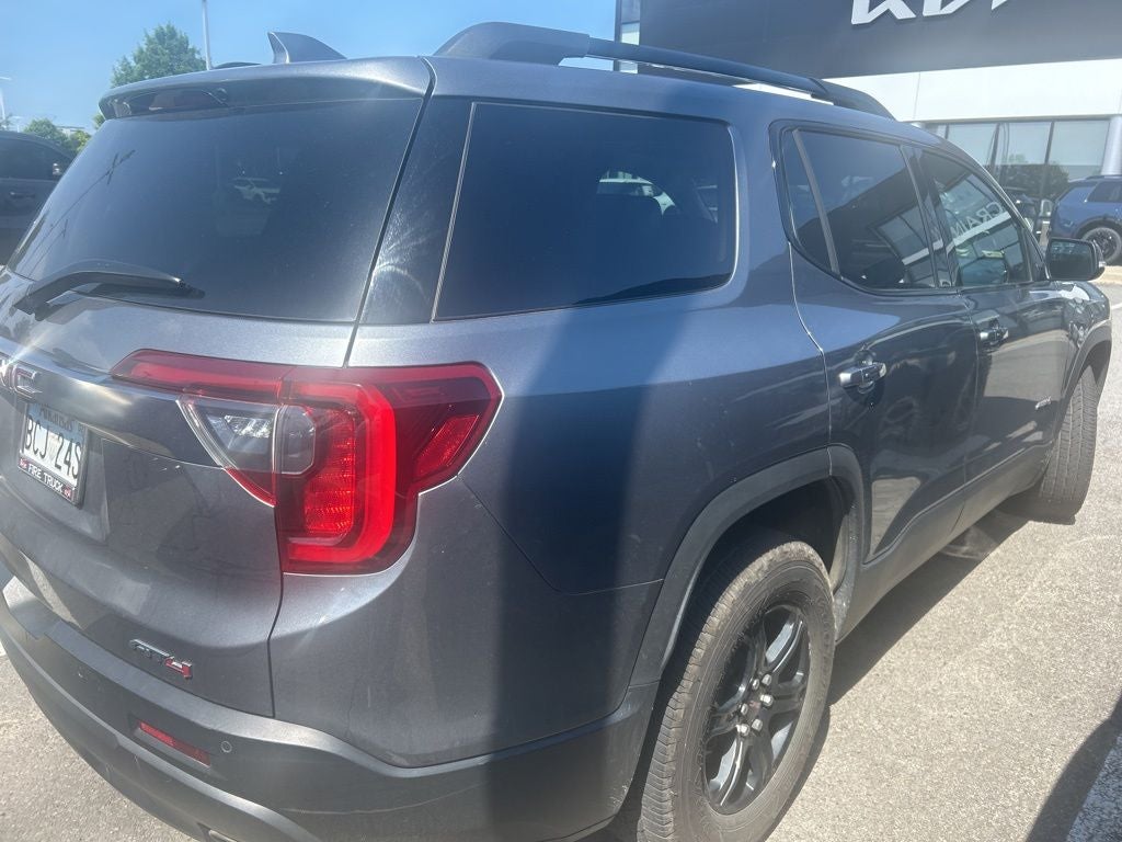2022 GMC Acadia AT4