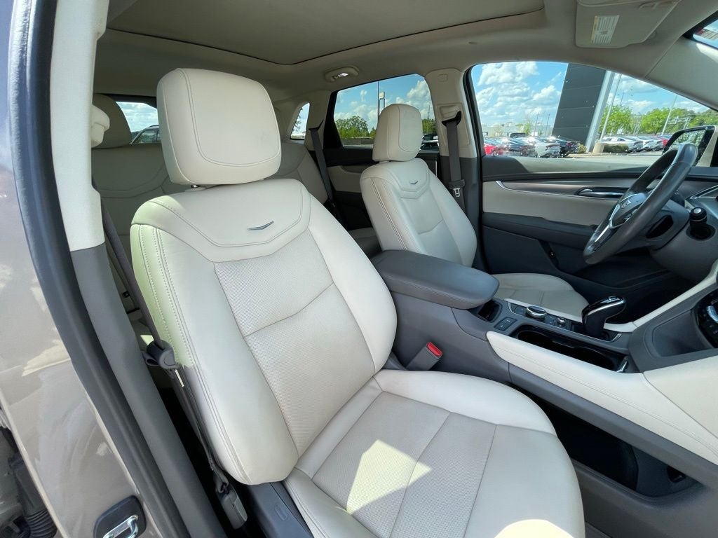 2022 Cadillac XT5 Premium Luxury