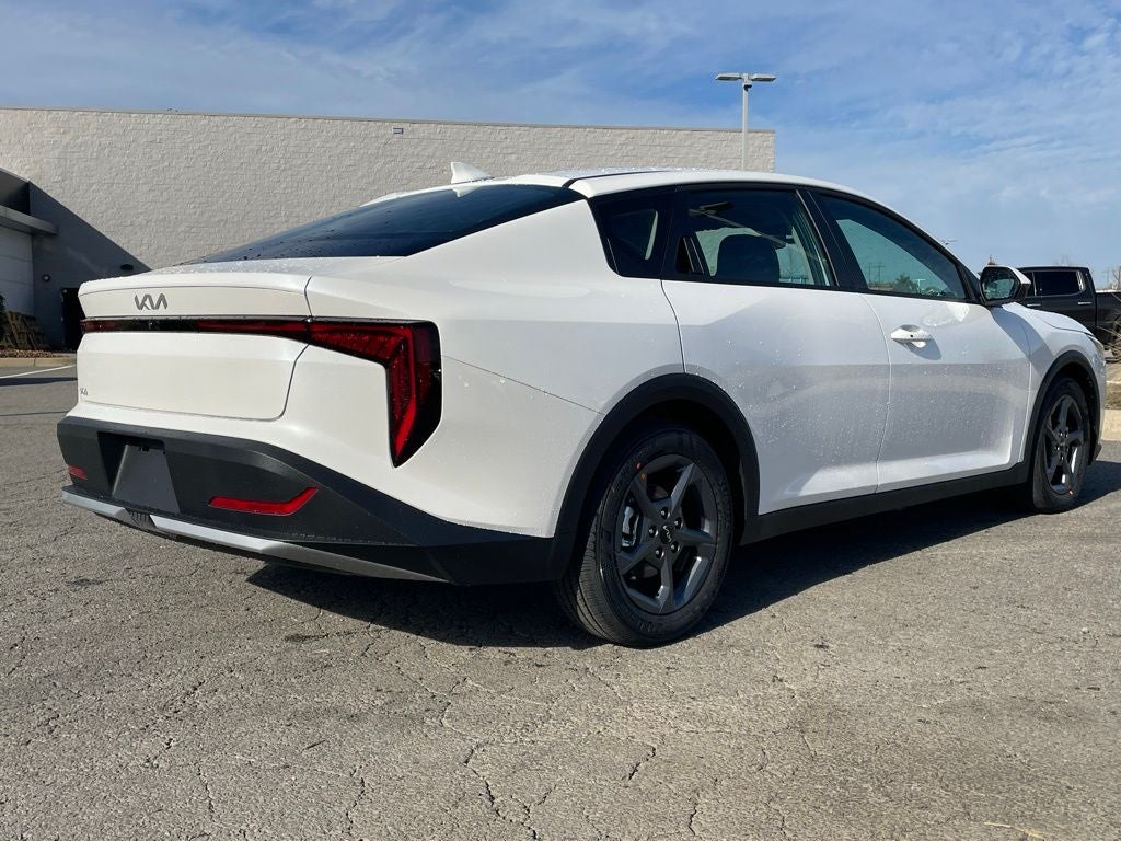 2026 Kia K4 LXS