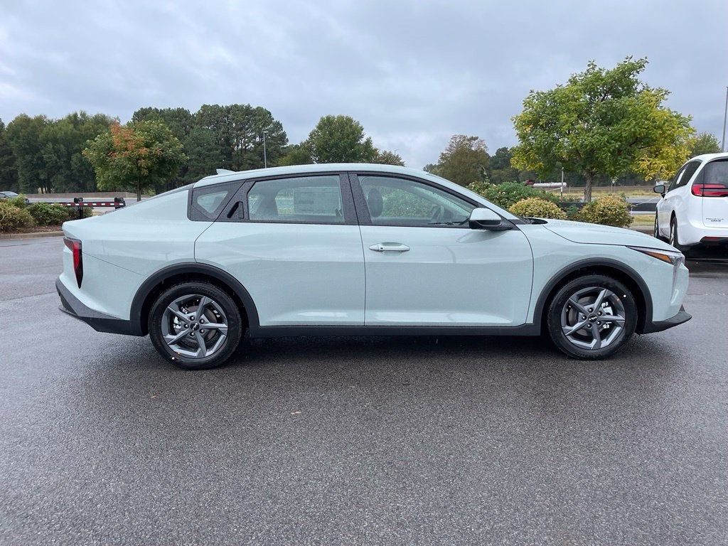 2027 Kia K4 LXS