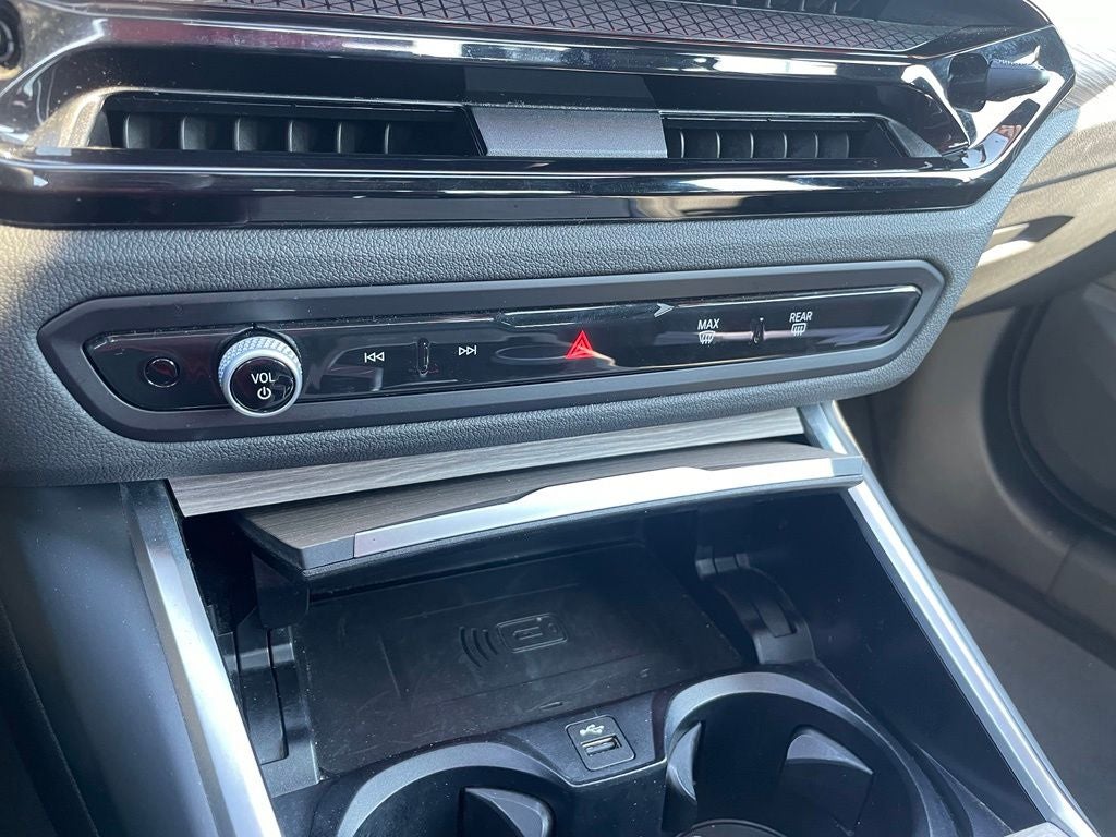 2025 BMW 3 Series 330i