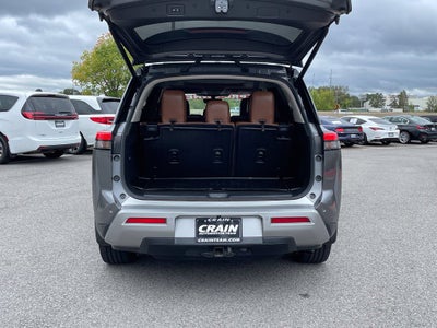 2023 Nissan Pathfinder Platinum