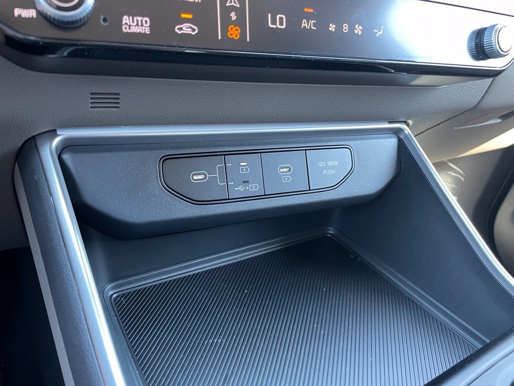 2027 Kia Carnival LX