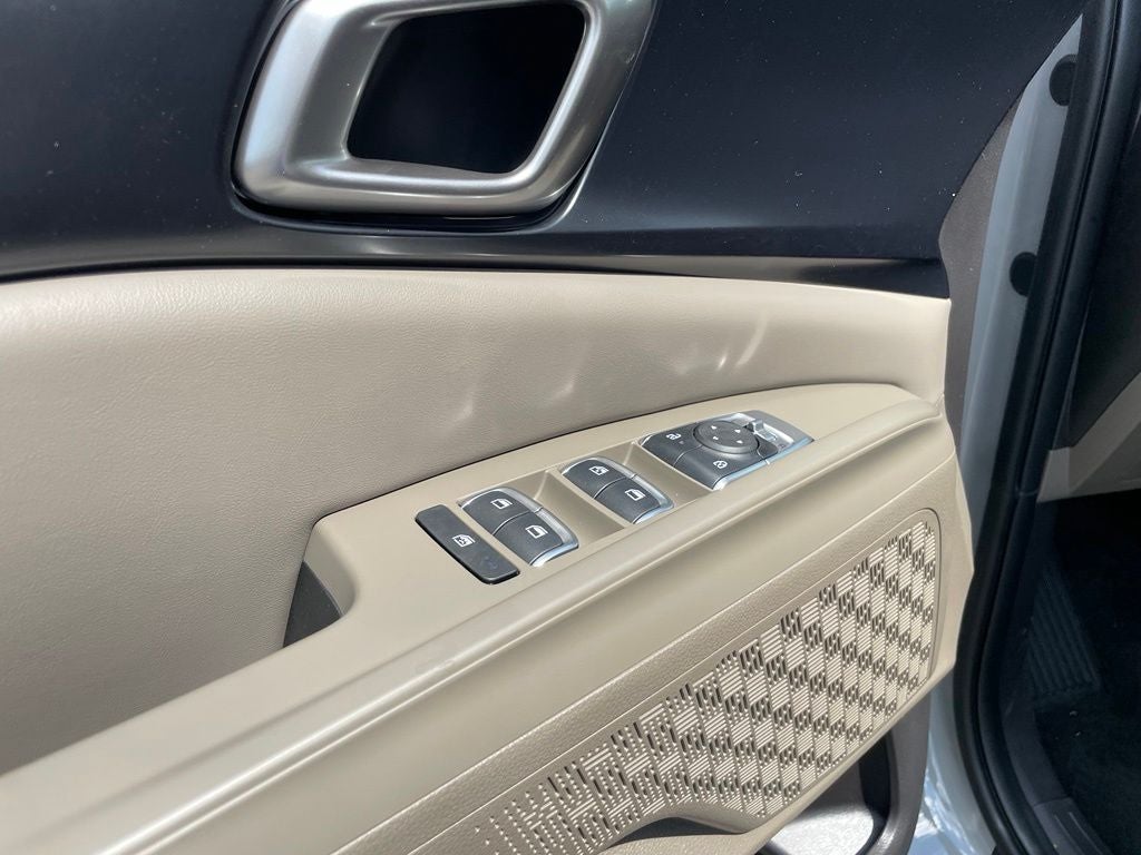 2027 Kia Carnival LX