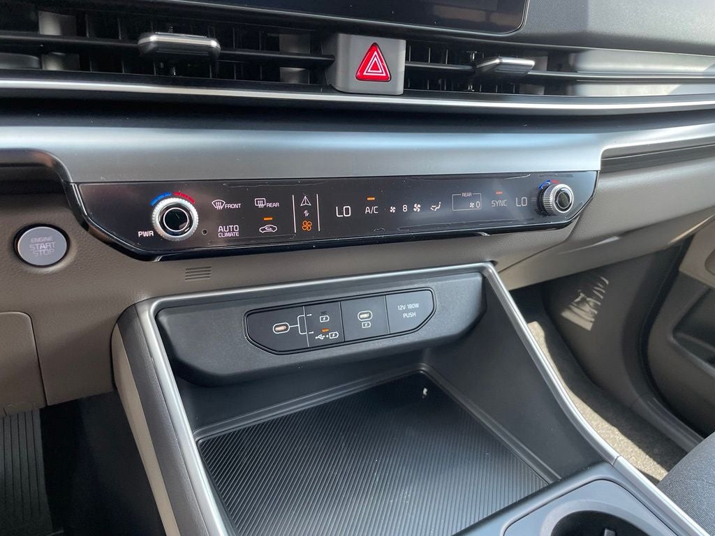 2027 Kia Carnival LX